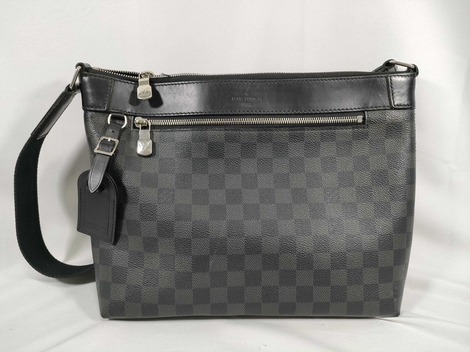 LOUIS VUITTON Damier Graphite Shoulder Bag