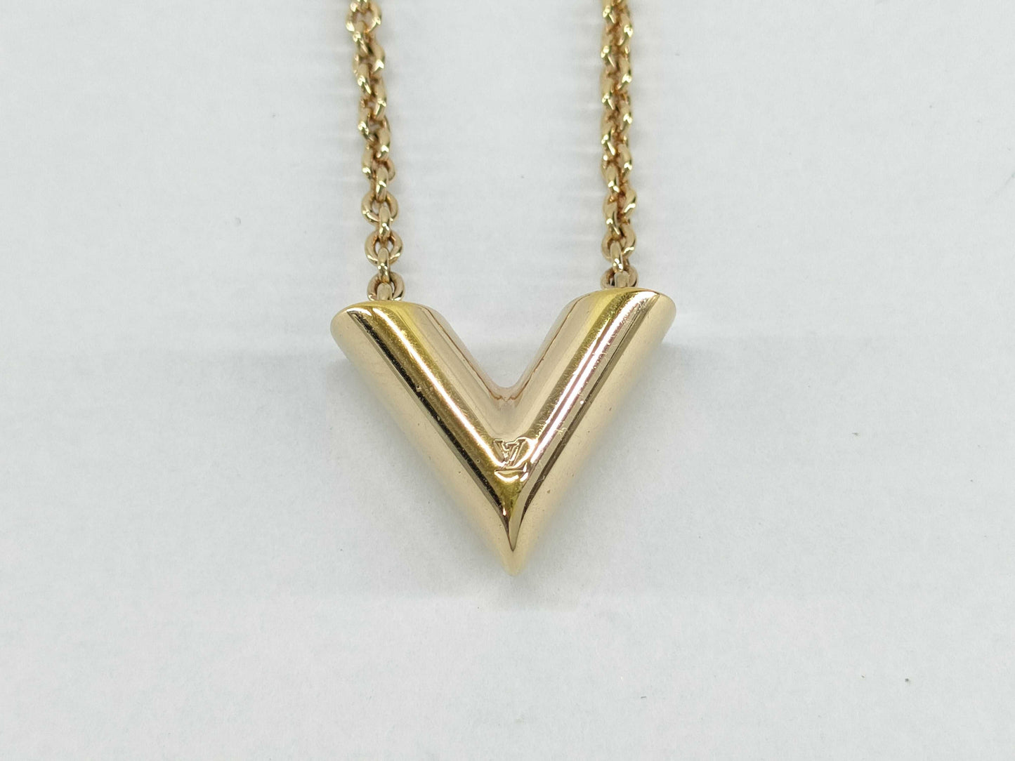 LOUIS VUITTON Essential V Necklace M02382 LE4214 Necklace