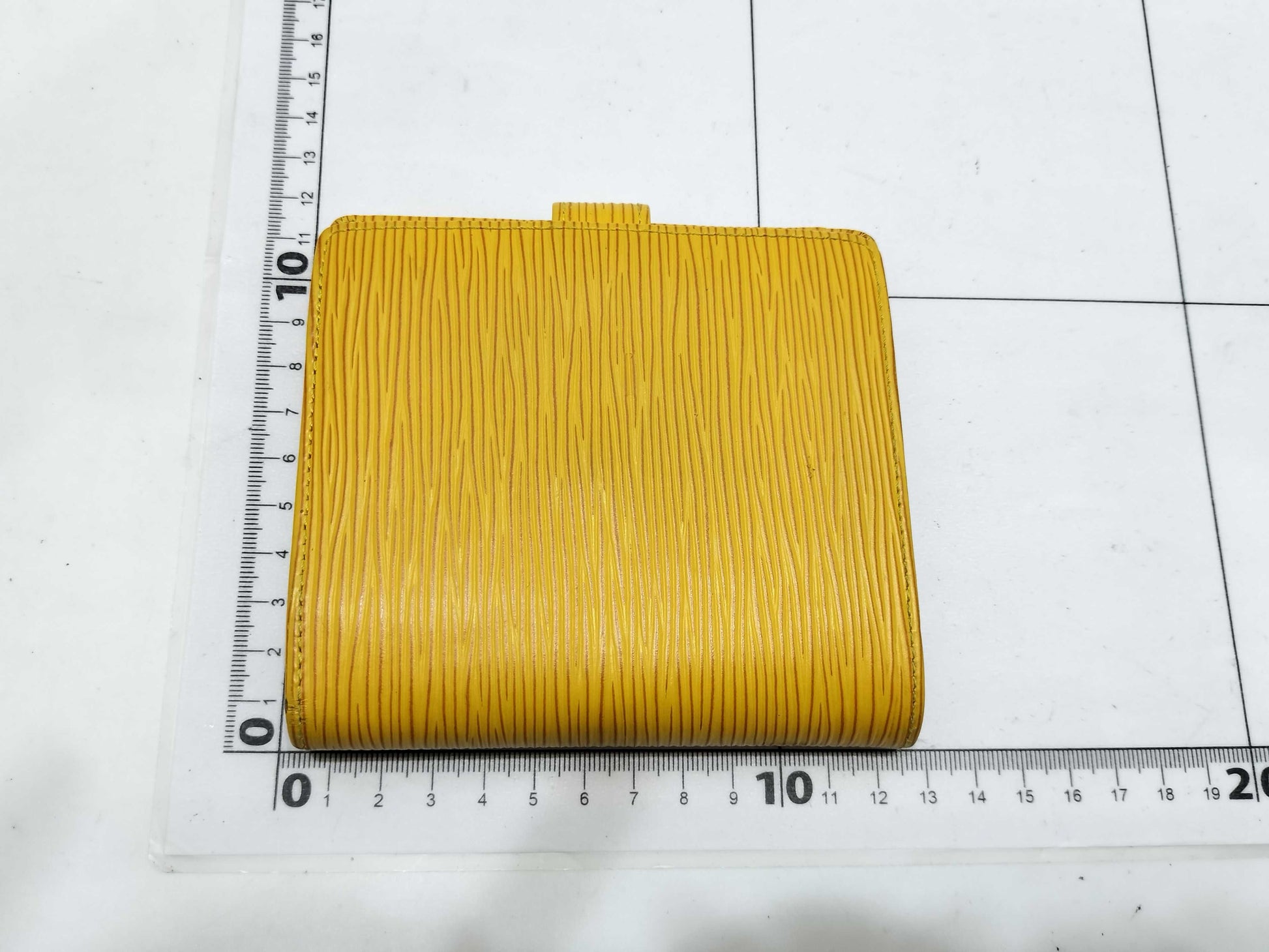 LOUIS VUITTON Epi Vuitton M63559 Bi-Fold Wallet Porto Vier Compact Epi Leather Tassili Yellow Wallet