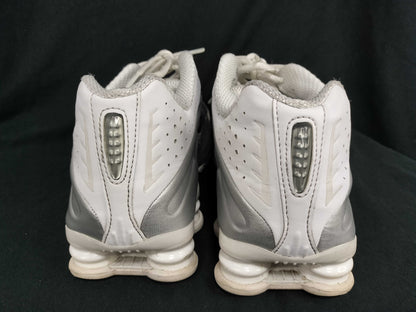 NIKE Nike Shox R4 WHITE Shox Sneakers White Sneakers