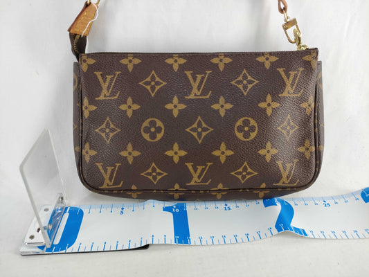 LOUIS VUITTON Monogram Accessoir Monogram AR0998 Pouch