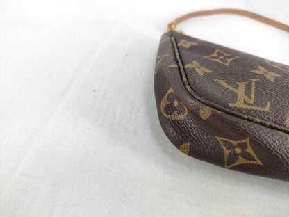 LOUIS VUITTON Monogram Accessoir Monogram AR0998 Pouch