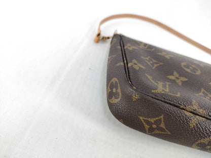 LOUIS VUITTON Monogram Accessoir Monogram AR0030 Pouch