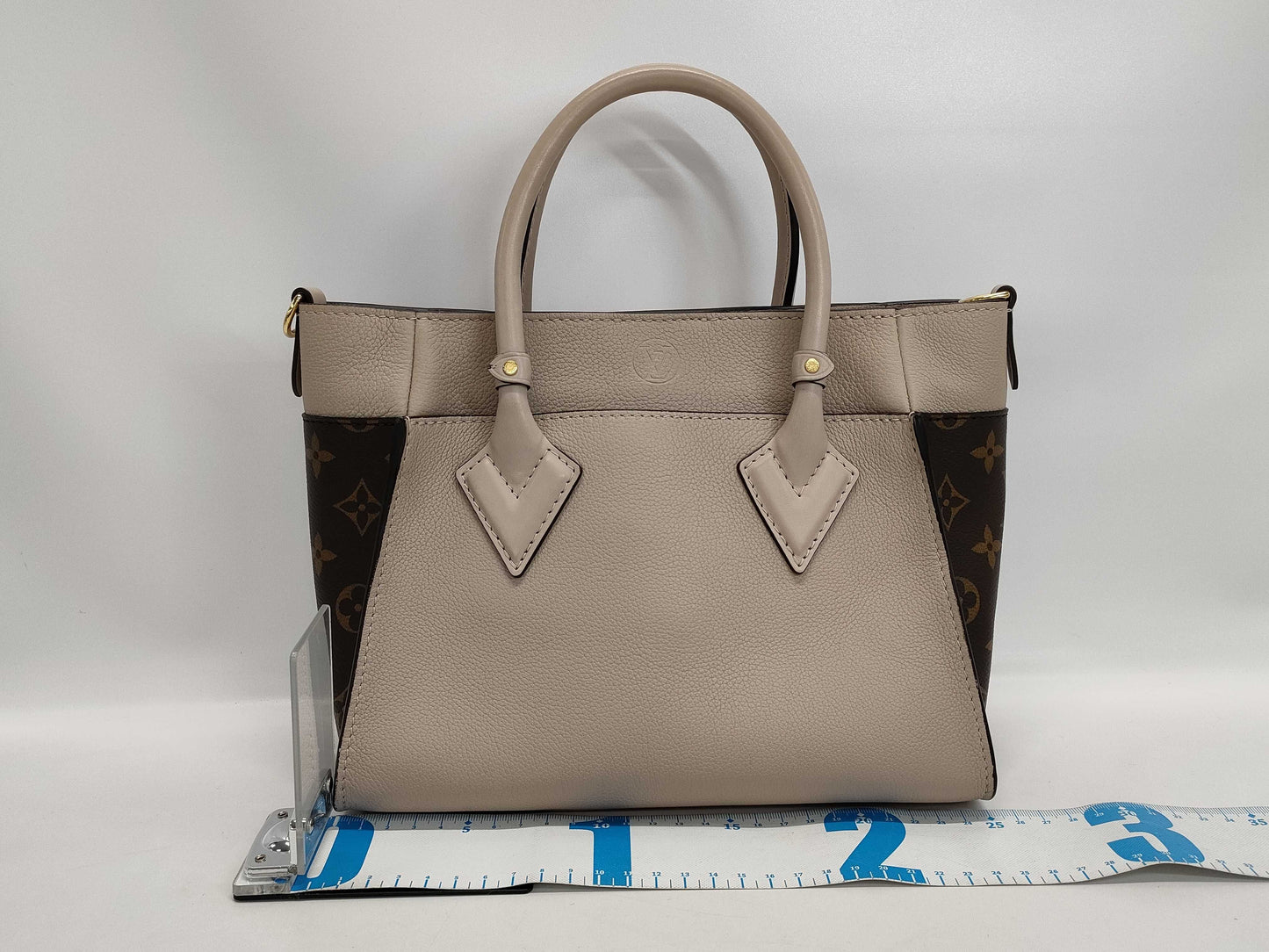 LOUIS VUITTON Louis Vuitton On My Side Handbag Handbag