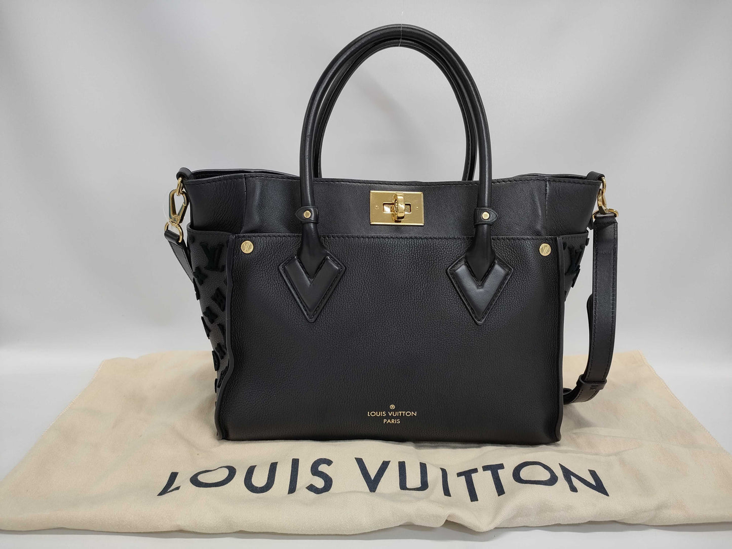 LOUIS VUITTON Louis Vuitton On My Sight MM Handbag Handbag