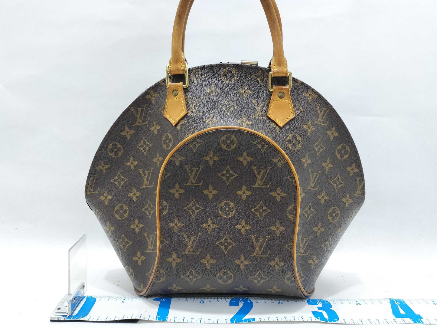 LOUIS VUITTON Monogram Louis Vuitton Monogram Ellipse MM Handbag