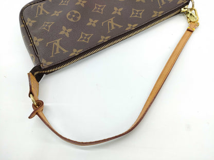 LOUIS VUITTON Monogram LOUIS VUITTON Pochette Accessoir M51980 Handbag