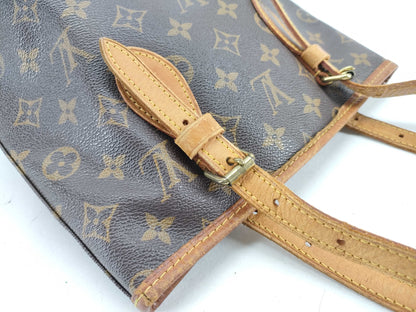 LOUIS VUITTON Monogram Louis Vuitton Petit Bucket Monogram Tote Bag