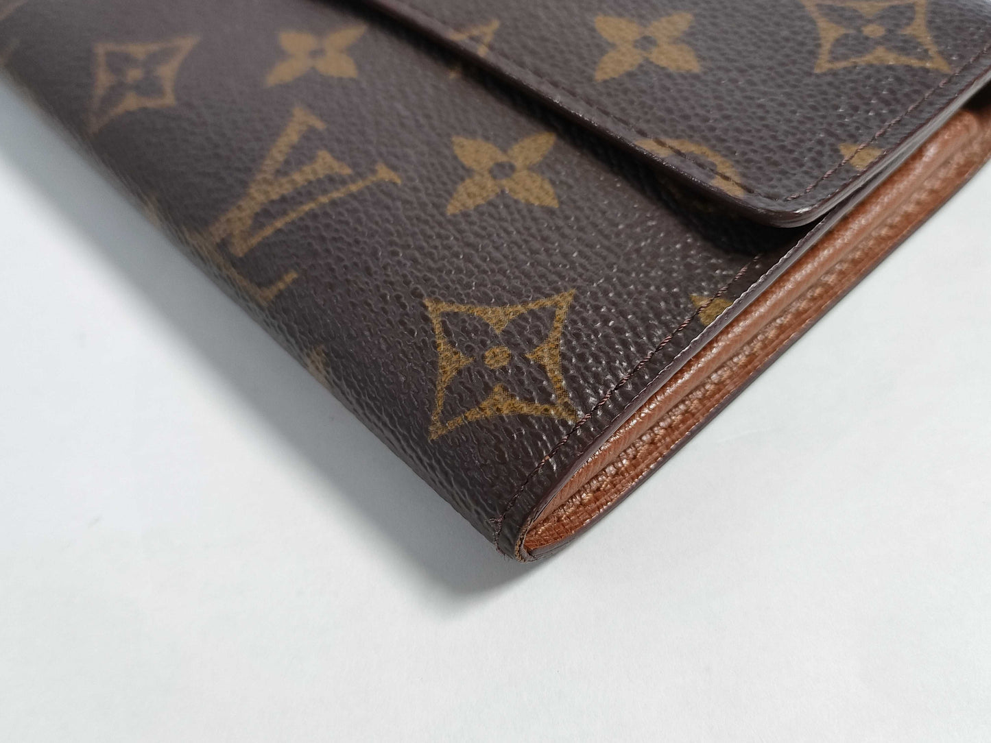 LOUIS VUITTON Monogram LV Wallet