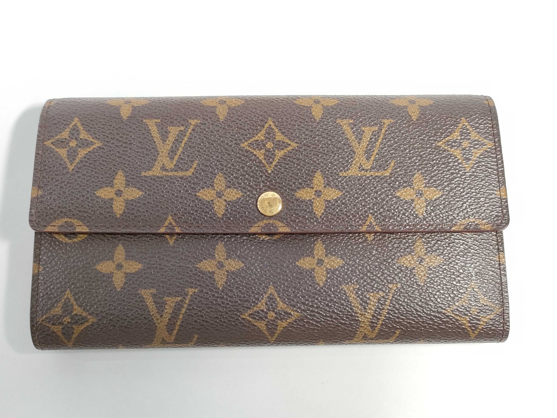 LOUIS VUITTON Monogram LV Wallet