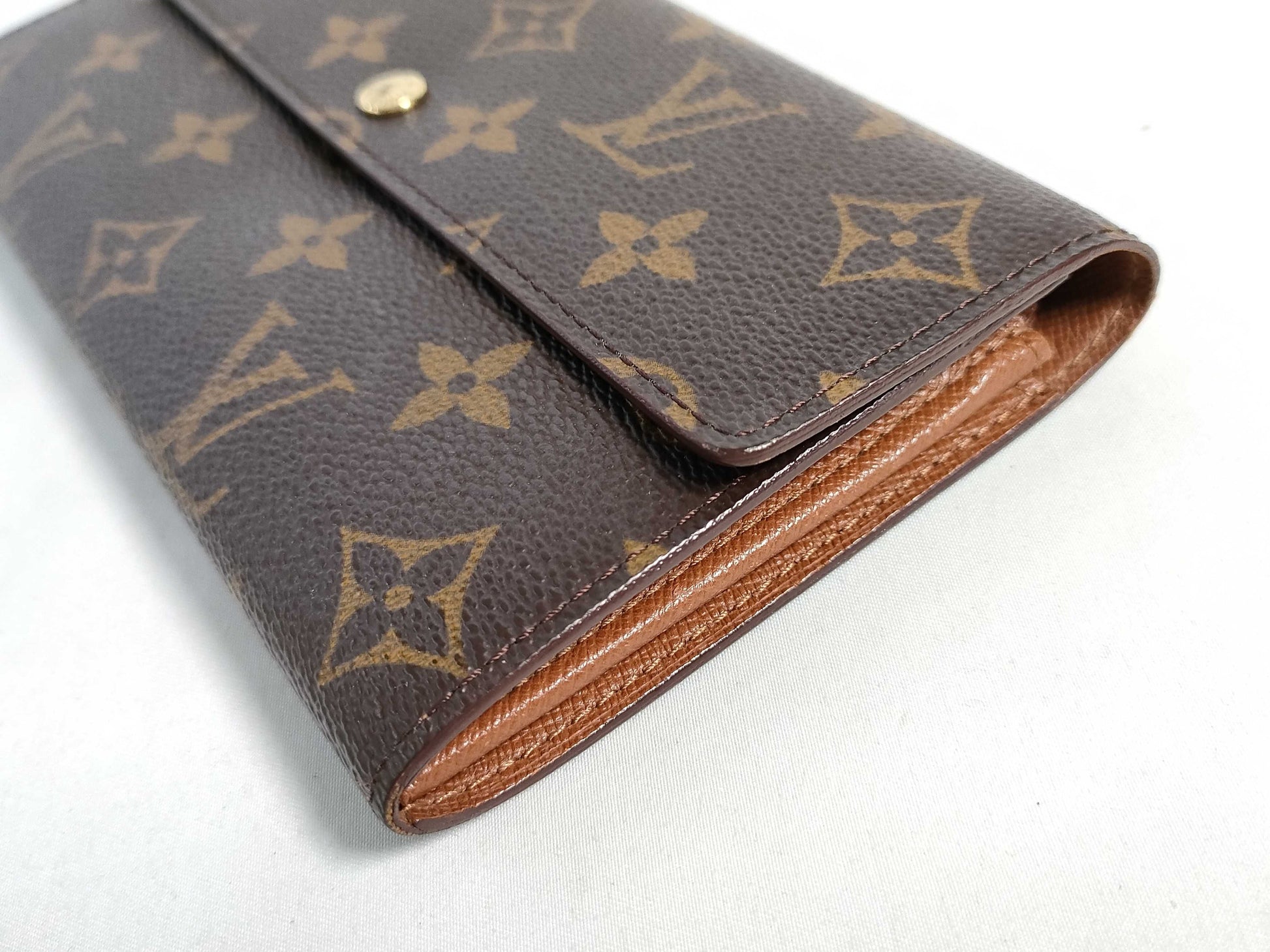 LOUIS VUITTON Monogram LV Wallet