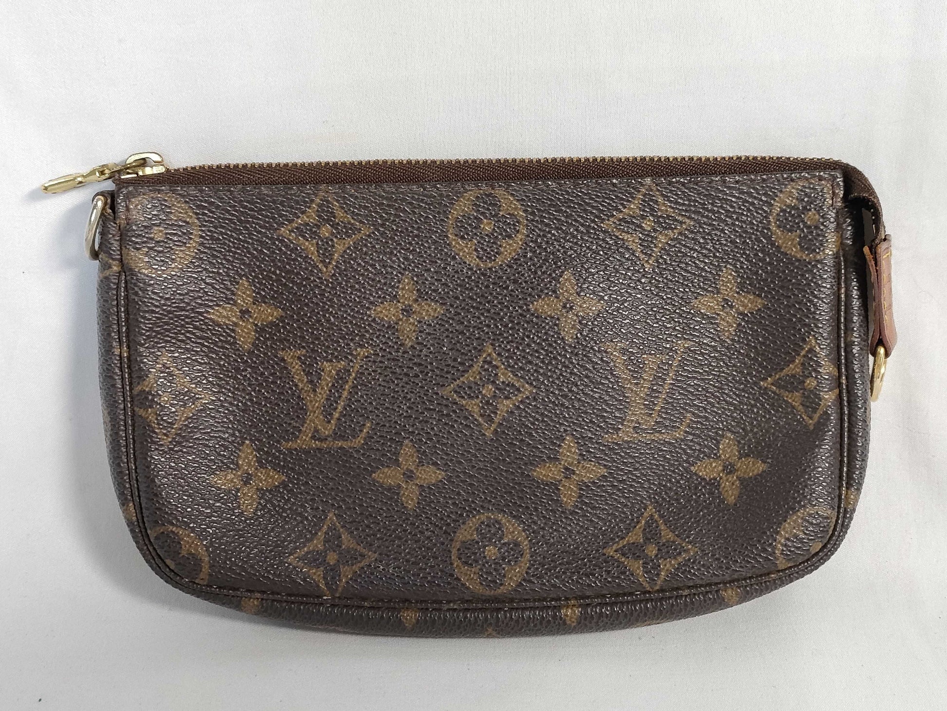 LOUIS VUITTON Monogram LV Small Pouch