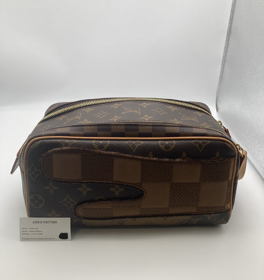 LOUIS VUITTON Dopp Kit Second Bag