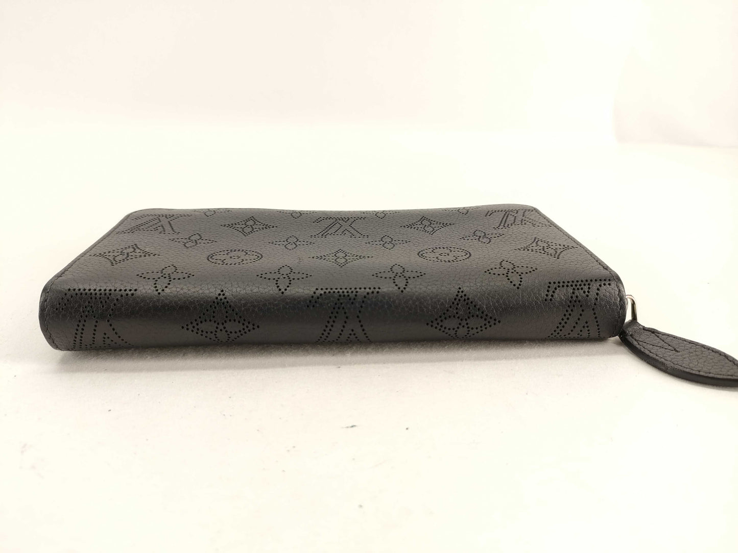 LOUIS VUITTON Mahina Zippy Wallet M61867 Wallet