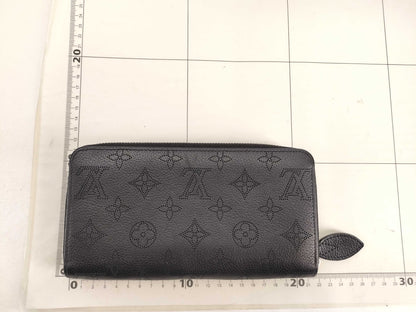 LOUIS VUITTON Mahina Zippy Wallet M61867 Wallet