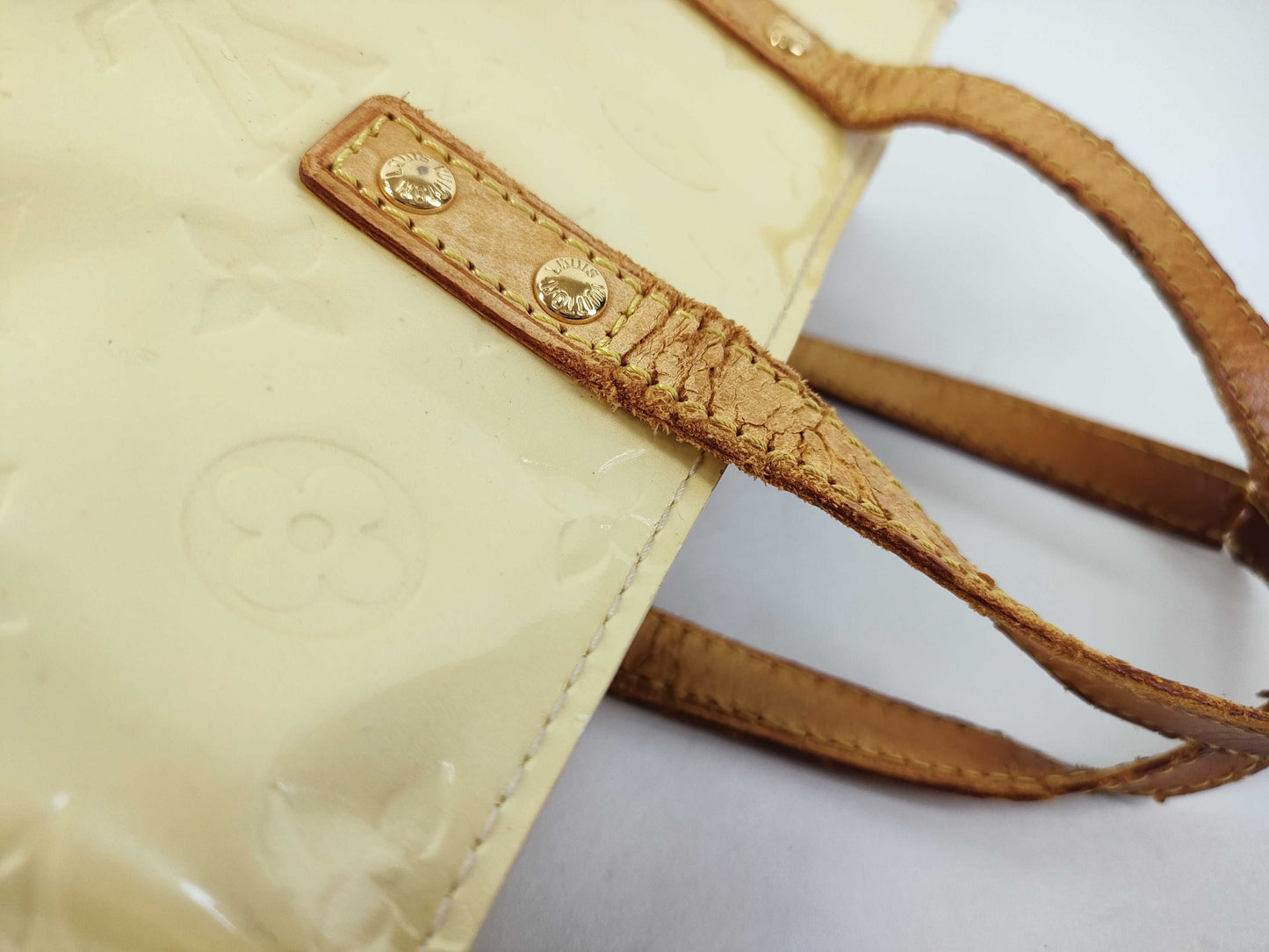 LOUIS VUITTON Vernis Louis Vuitton Vernis Enamel Yellow Handbag