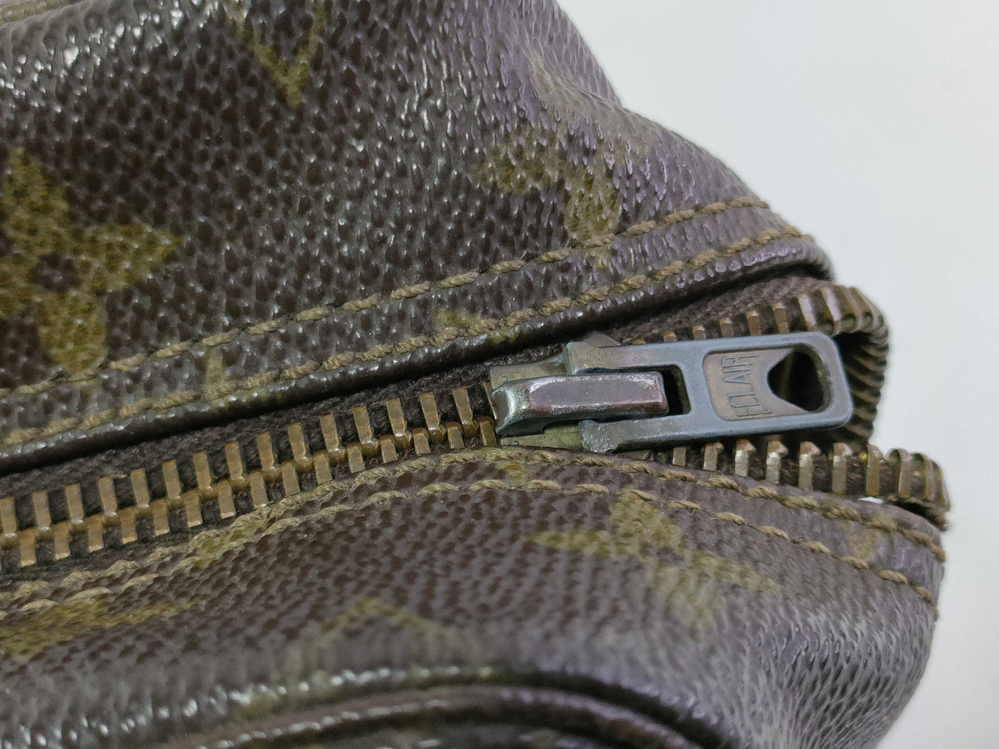 LOUIS VUITTON Monogram Monogram Truth Wallet M47522 Pouch