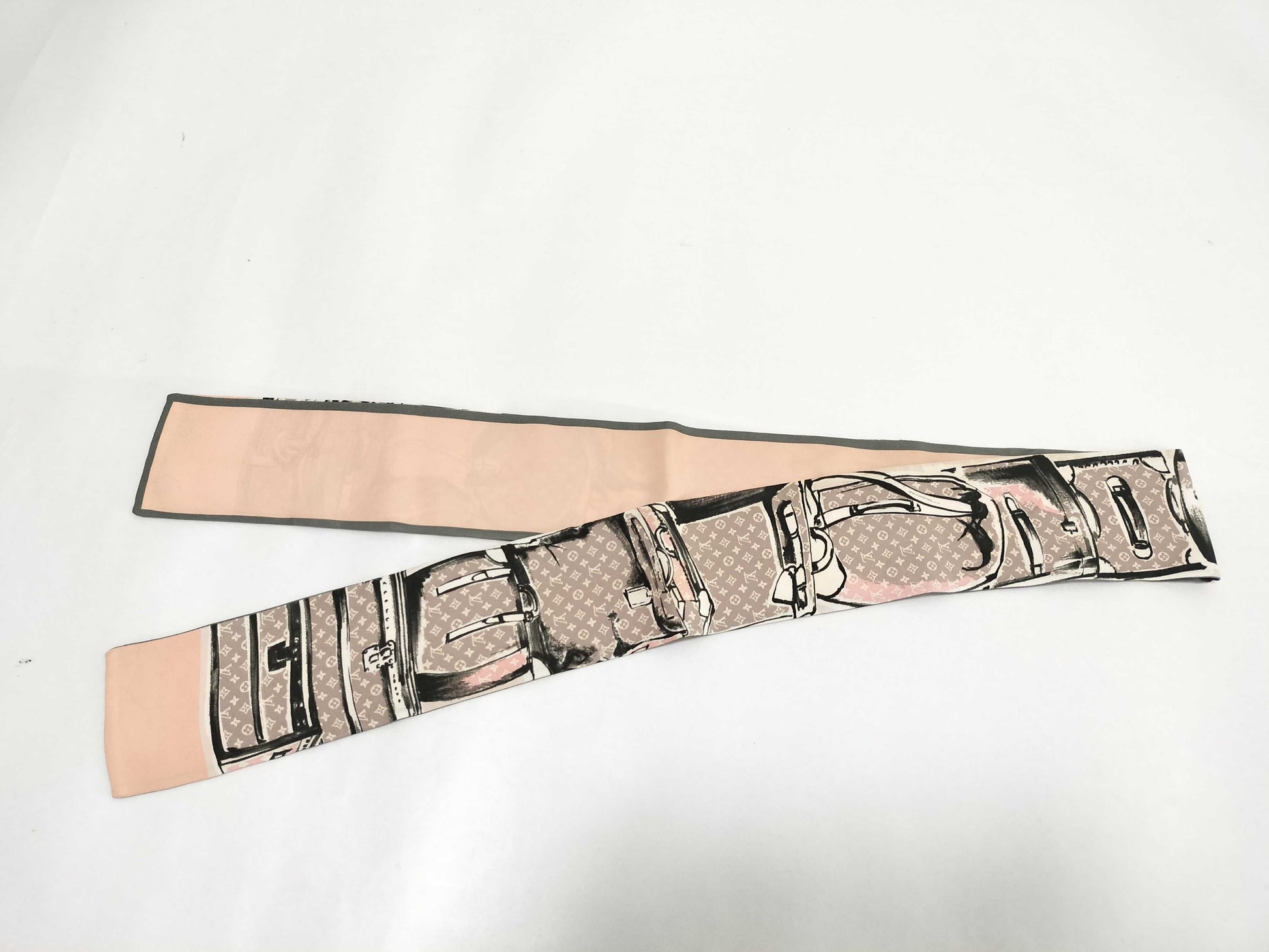 LOUIS VUITTON Vuitton Bandeau Trunk M73965 Monogram Confidential Twiley Scarf Scarf