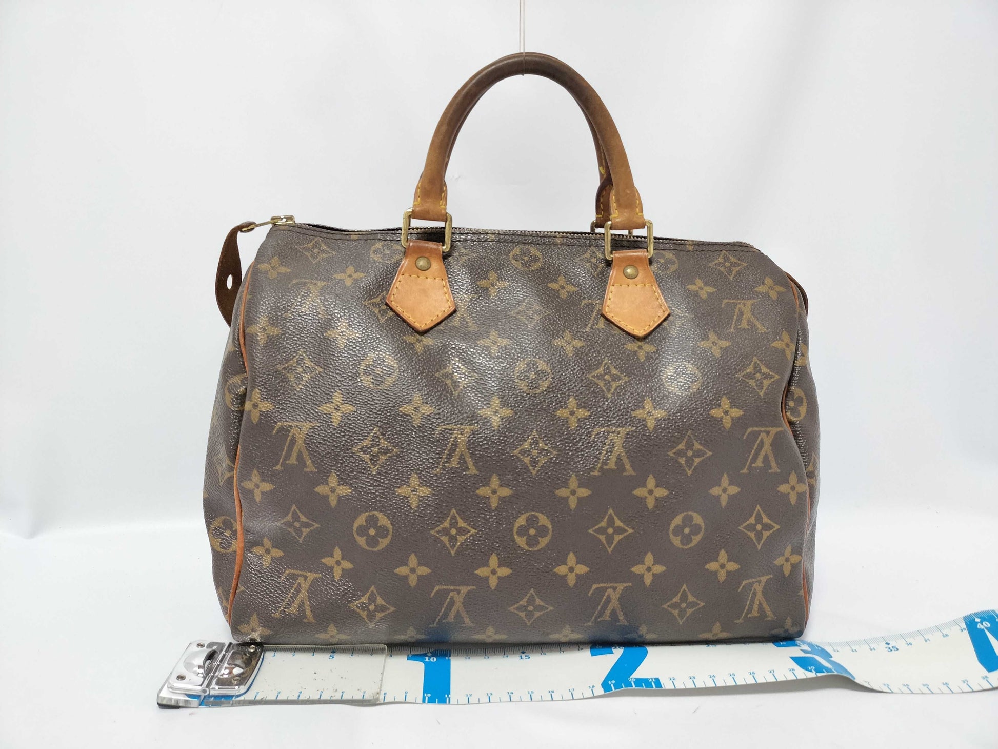 LOUIS VUITTON Monogram Louis Vuitton Speedy 30 Handbag