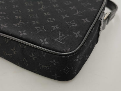 LOUIS VUITTON Pochette Comte de Fée Bag in Monogram Satin M92275