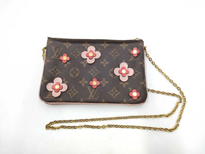 LOUIS VUITTON shoulder bag