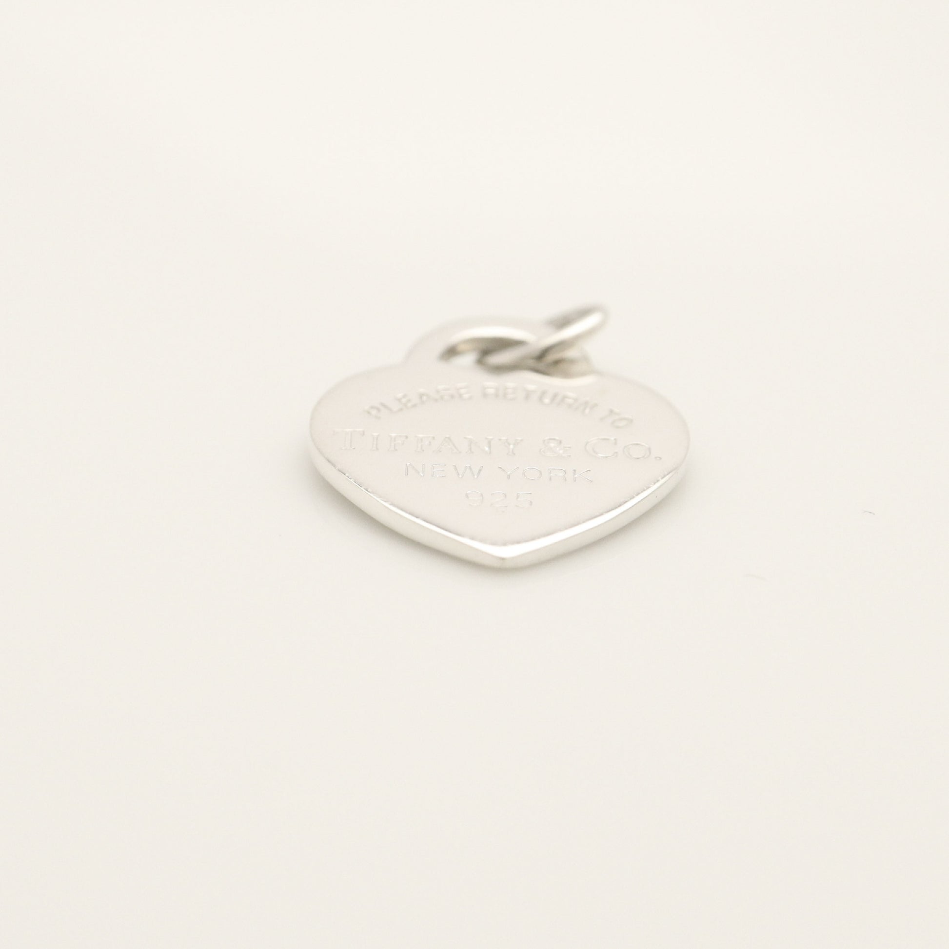 Tiffany&Co. Tiffany&Co. Tiffany&Co. Tiffany&Co. Return to Tiffany Heart Tag Charm Silver925 SV925 Weight 2.35g Pendant Top