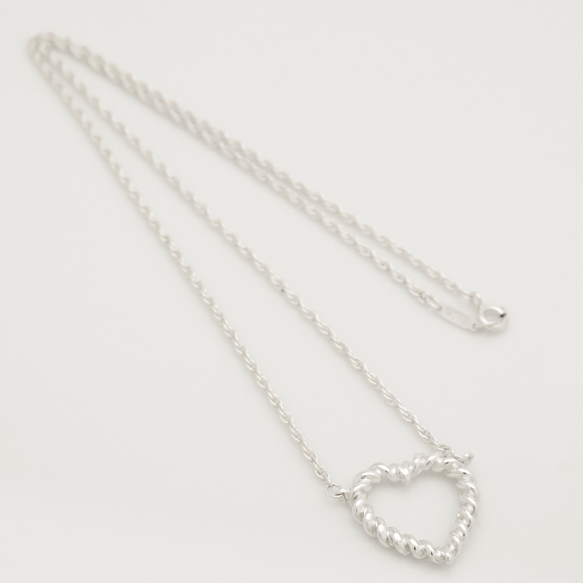 Tiffany&Co. Tiffany&Co. TIFFANY&Co. Twisted Heart Necklace Silver 925 SV925 Weight 7.00g Necklace