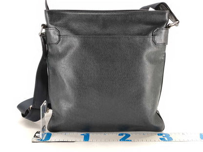 LOUIS VUITTON Taiga Sasha Shoulder Bag Crossbody Bag