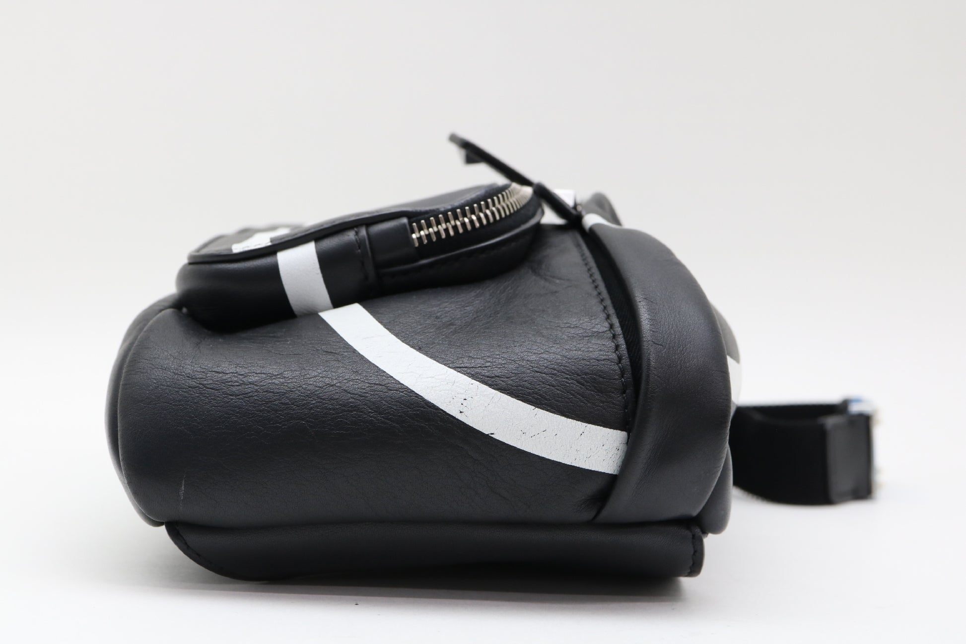 VALENTINO V logo waist bag