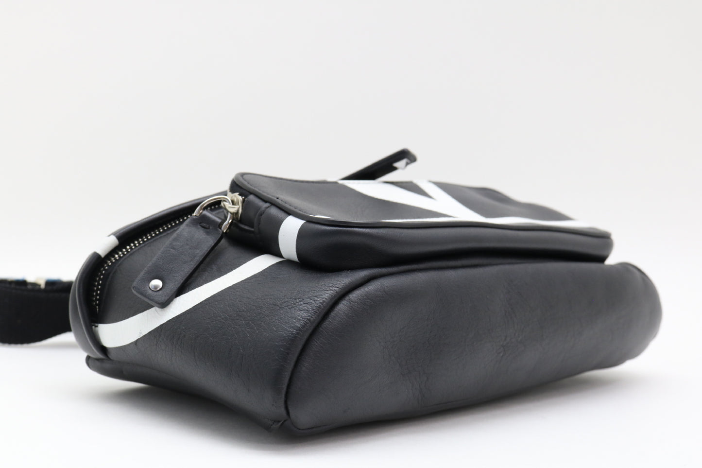 VALENTINO V logo waist bag