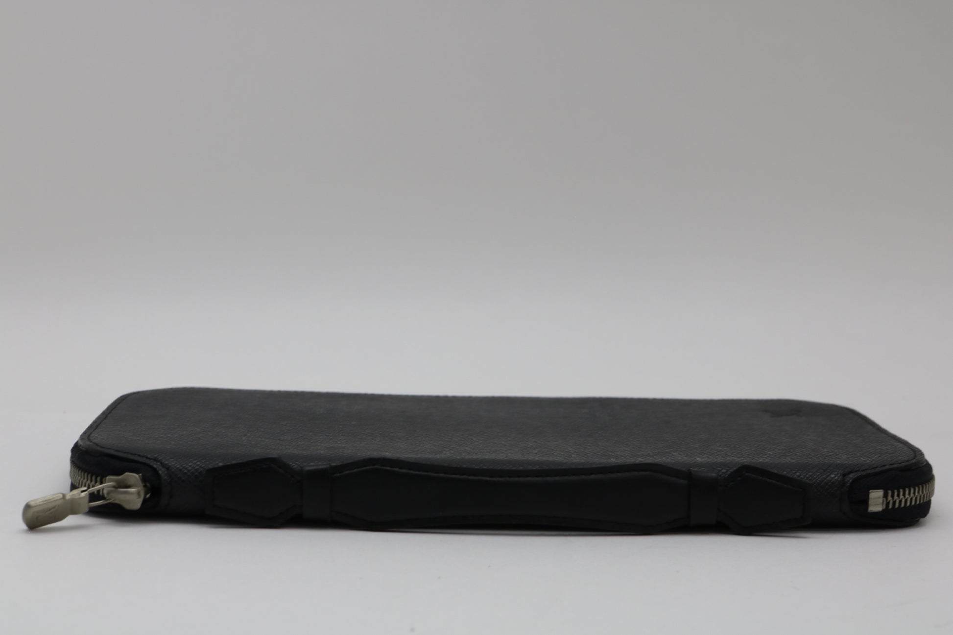 LOUIS VUITTON Taiga Taiga Organizer Atoll Wallet