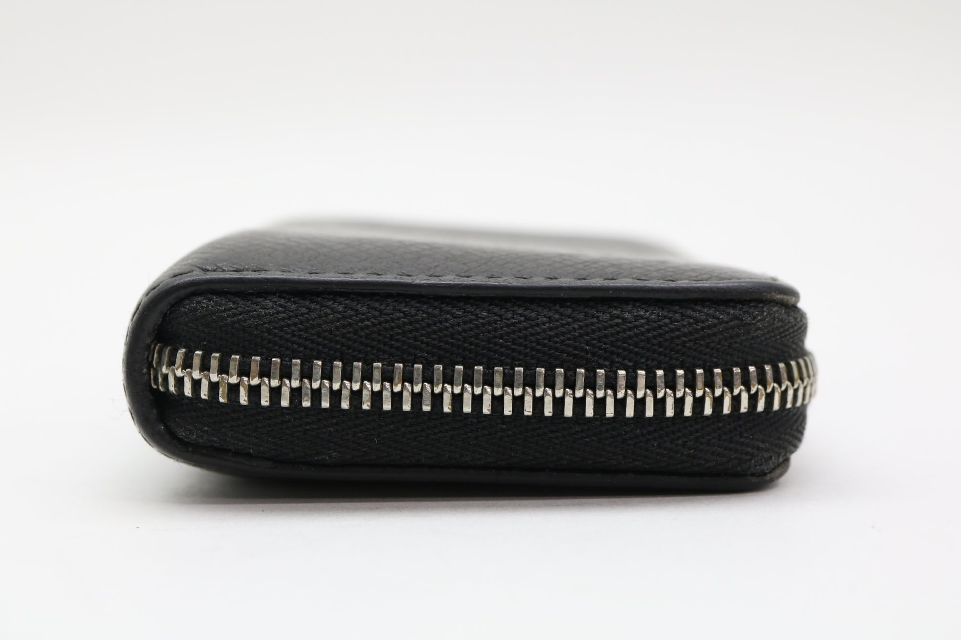 LOUIS VUITTON Taiga Taiga Coin Case