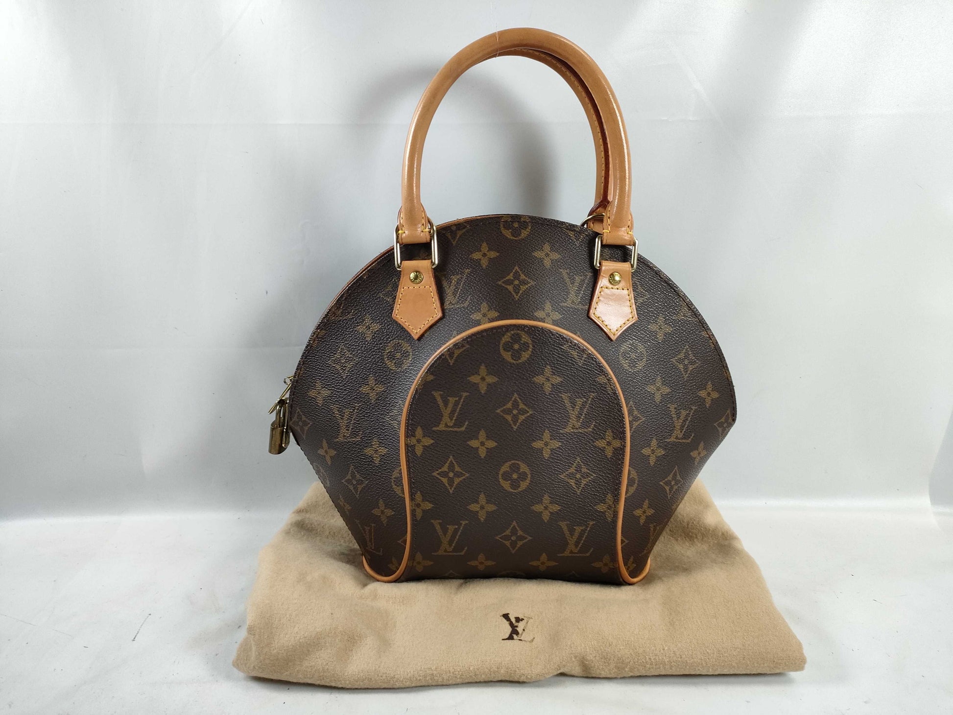 LOUIS VUITTON Monogram Ellipse Handbag