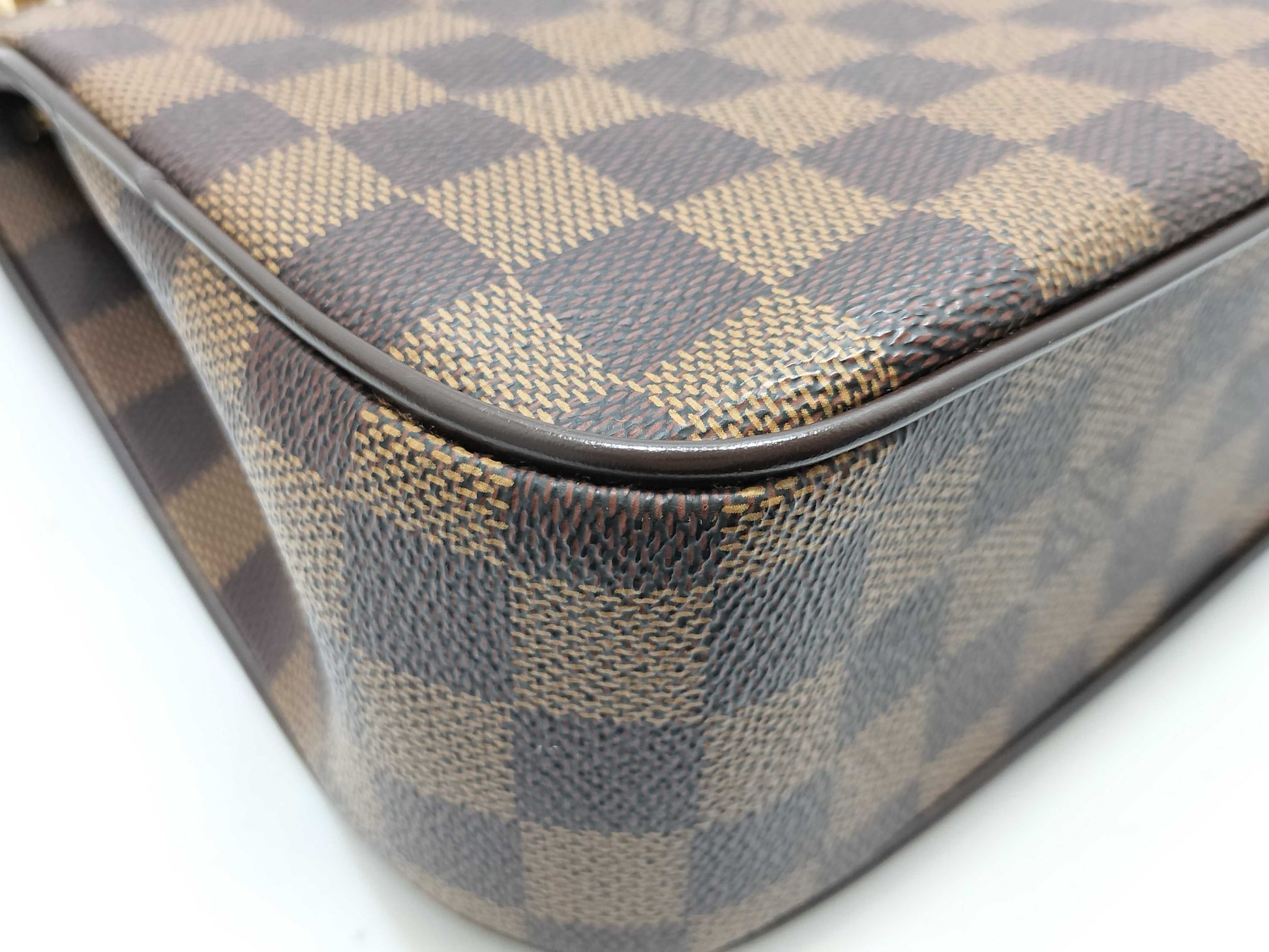 LOUIS VUITTON Damier Louis Vuitton Damier Overne Bag