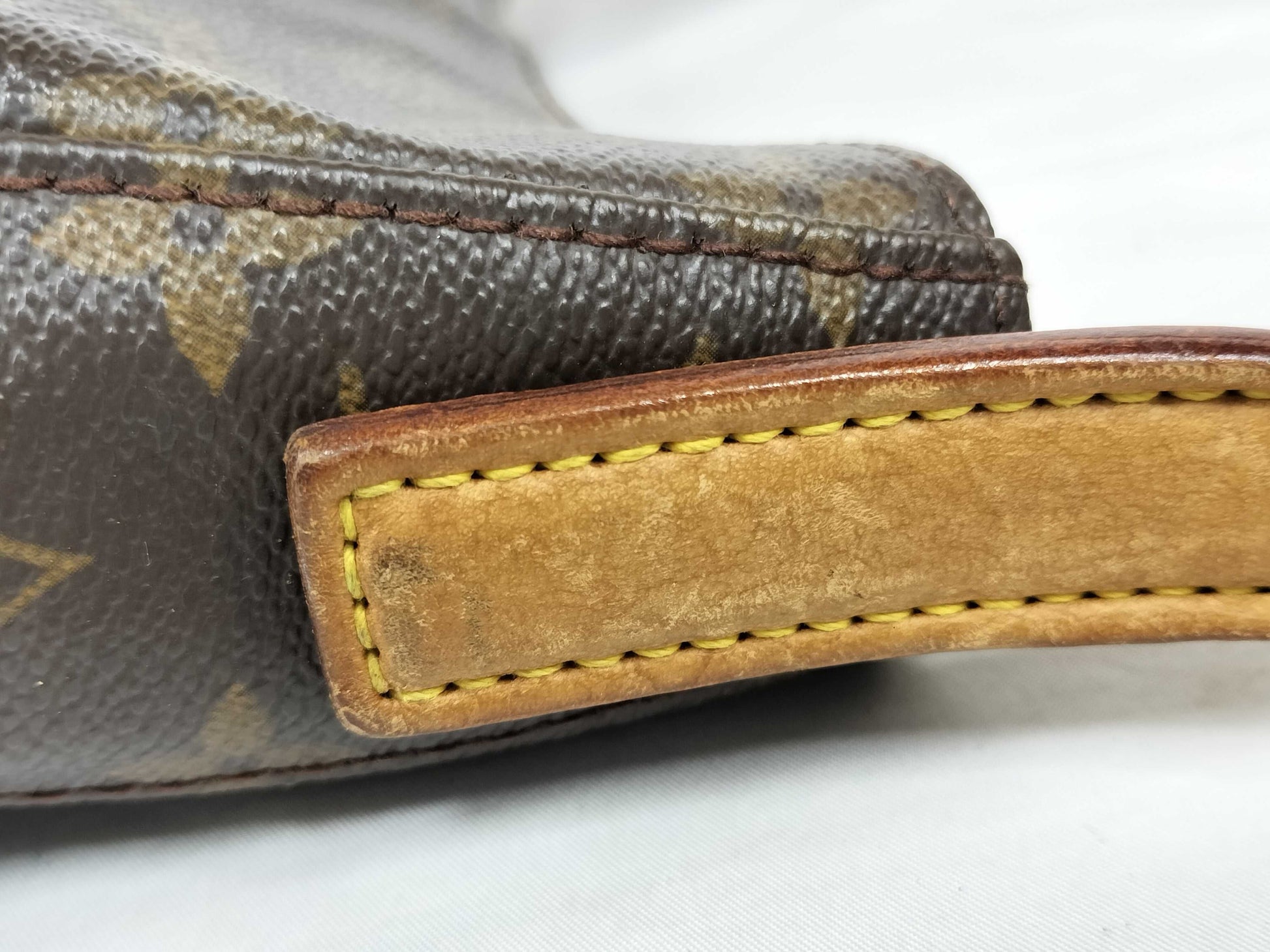 LOUIS VUITTON Monogram Louis Vuitton Looping GM Tote Bag