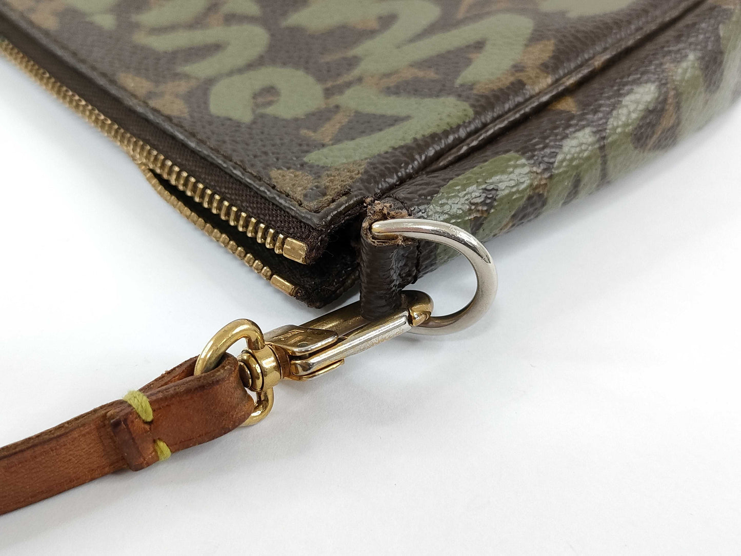 LOUIS VUITTON Monogram Graffiti LOUIS VUITTON Graffiti M92191 Pochette Accessoires Handbag Pouch