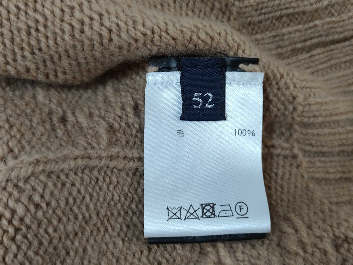 Dolmore knit top with tag