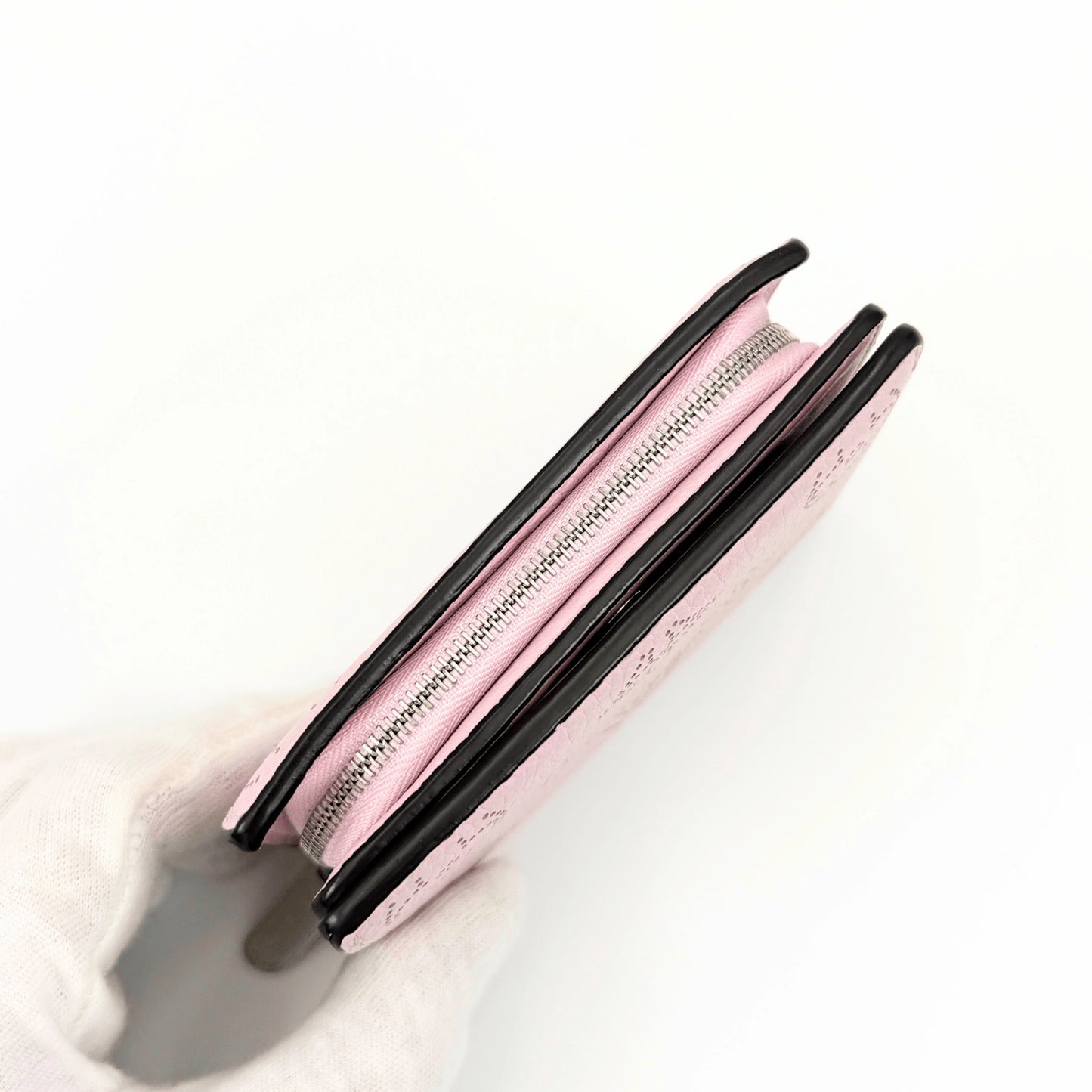 LOUIS VUITTON Mahina Portefeuille Claire M80629 Wallet RFID Verified