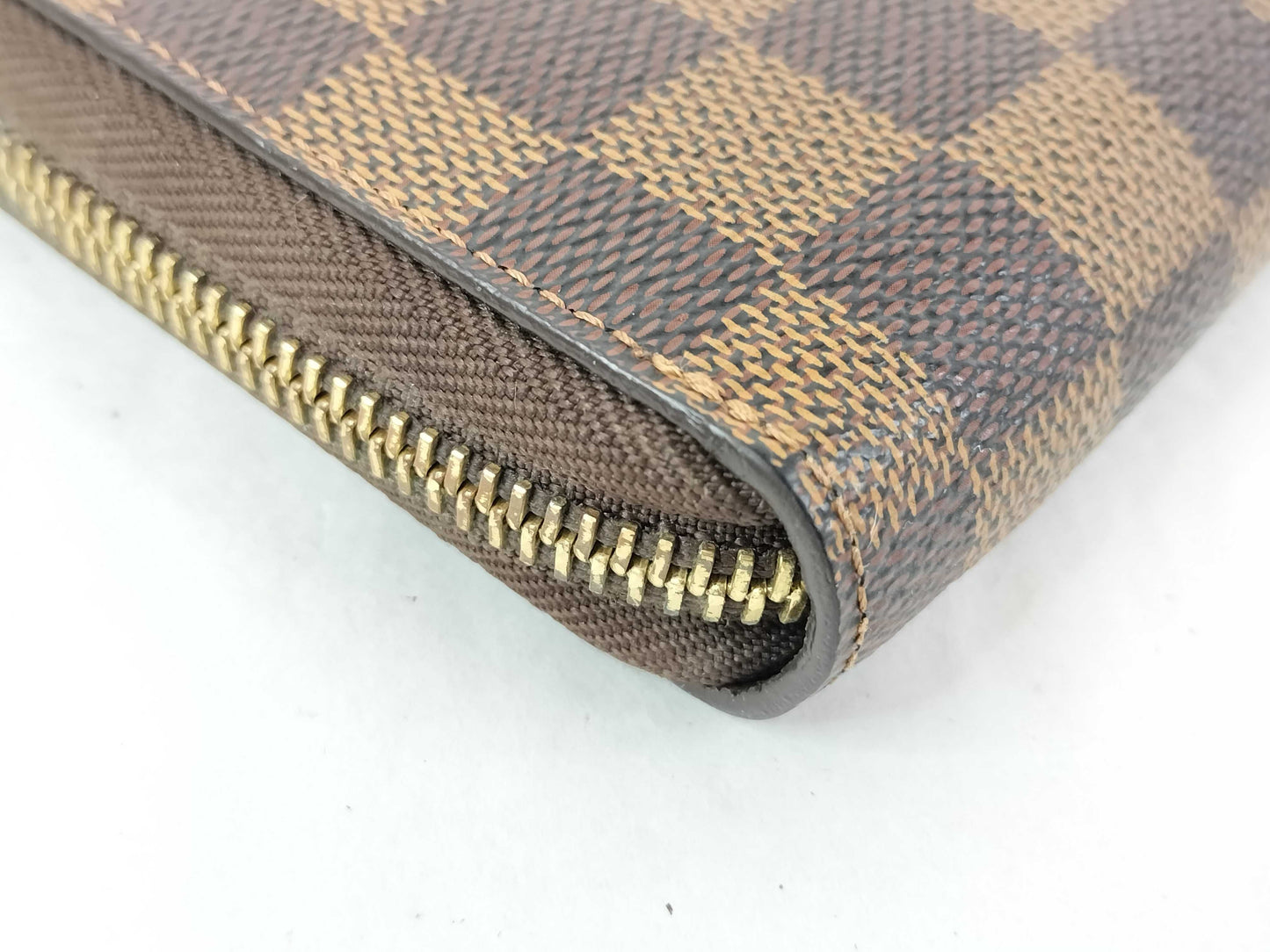 LOUIS VUITTON Damier Zippy Organizer Wallet 