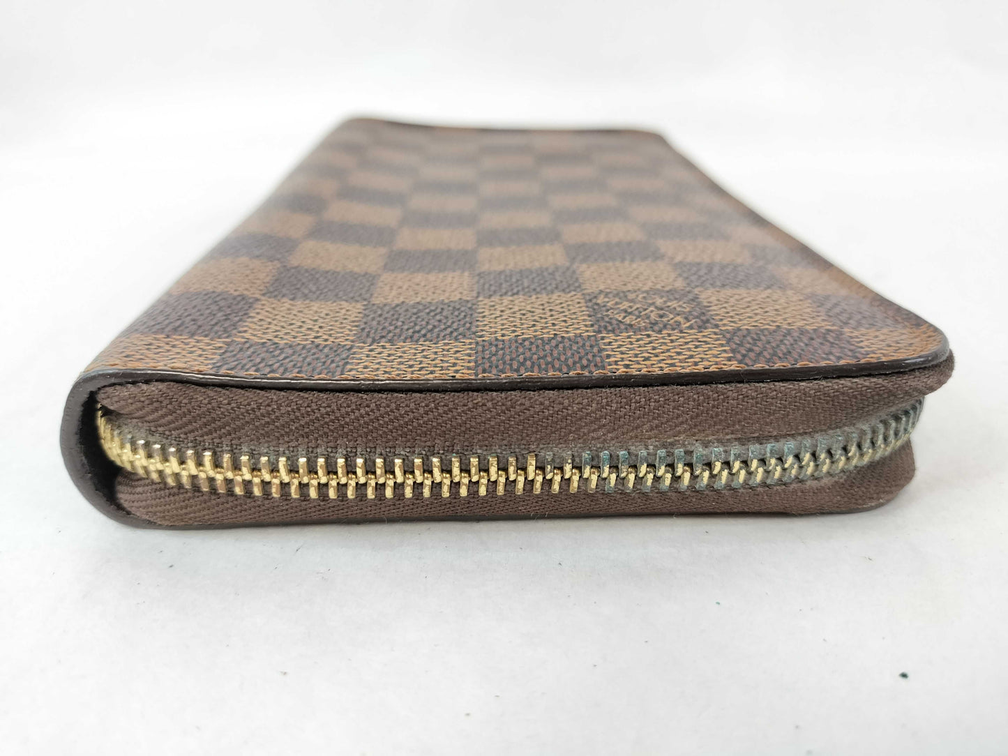 LOUIS VUITTON Damier Zippy Organizer Wallet 