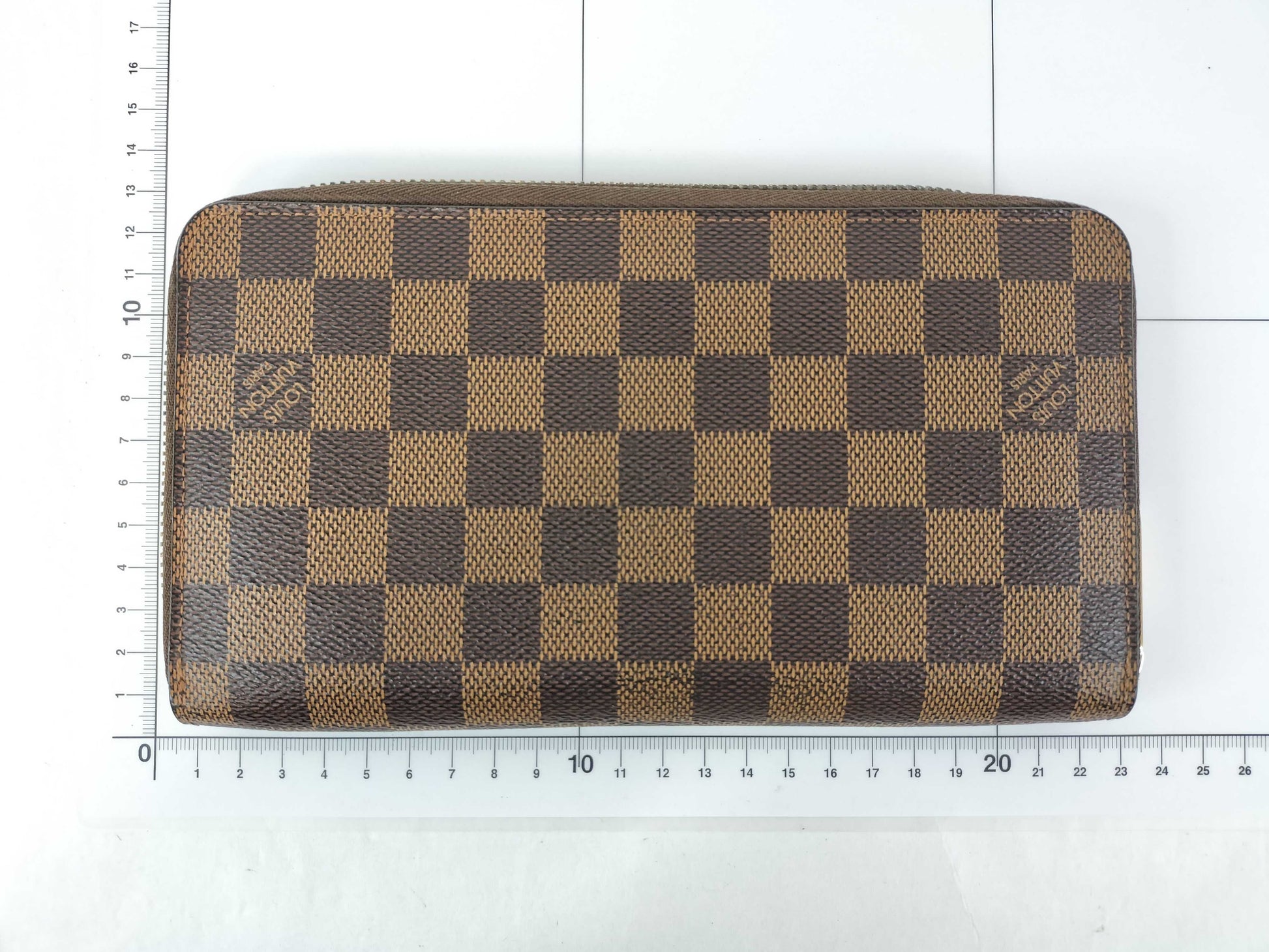 LOUIS VUITTON Damier Zippy Organizer Wallet 