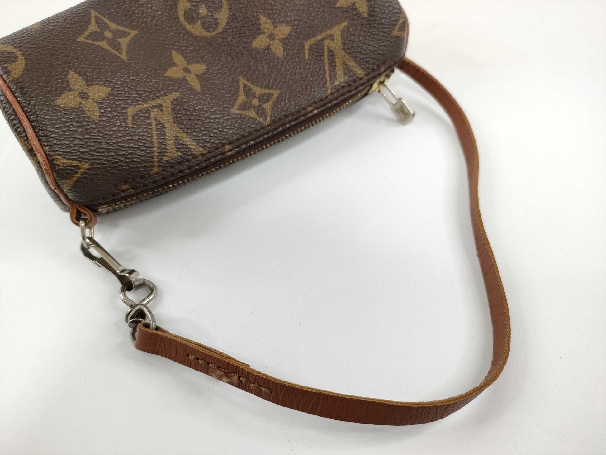 LOUIS VUITTON Monogram LV Monogram Papillon Pouch