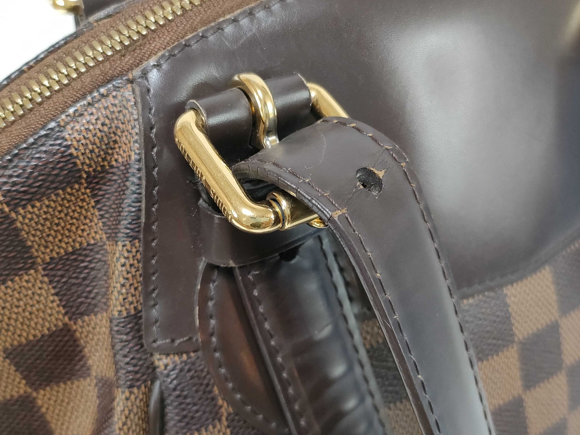 LOUIS VUITTON Damier LV Damier Verona Shoulder Bag