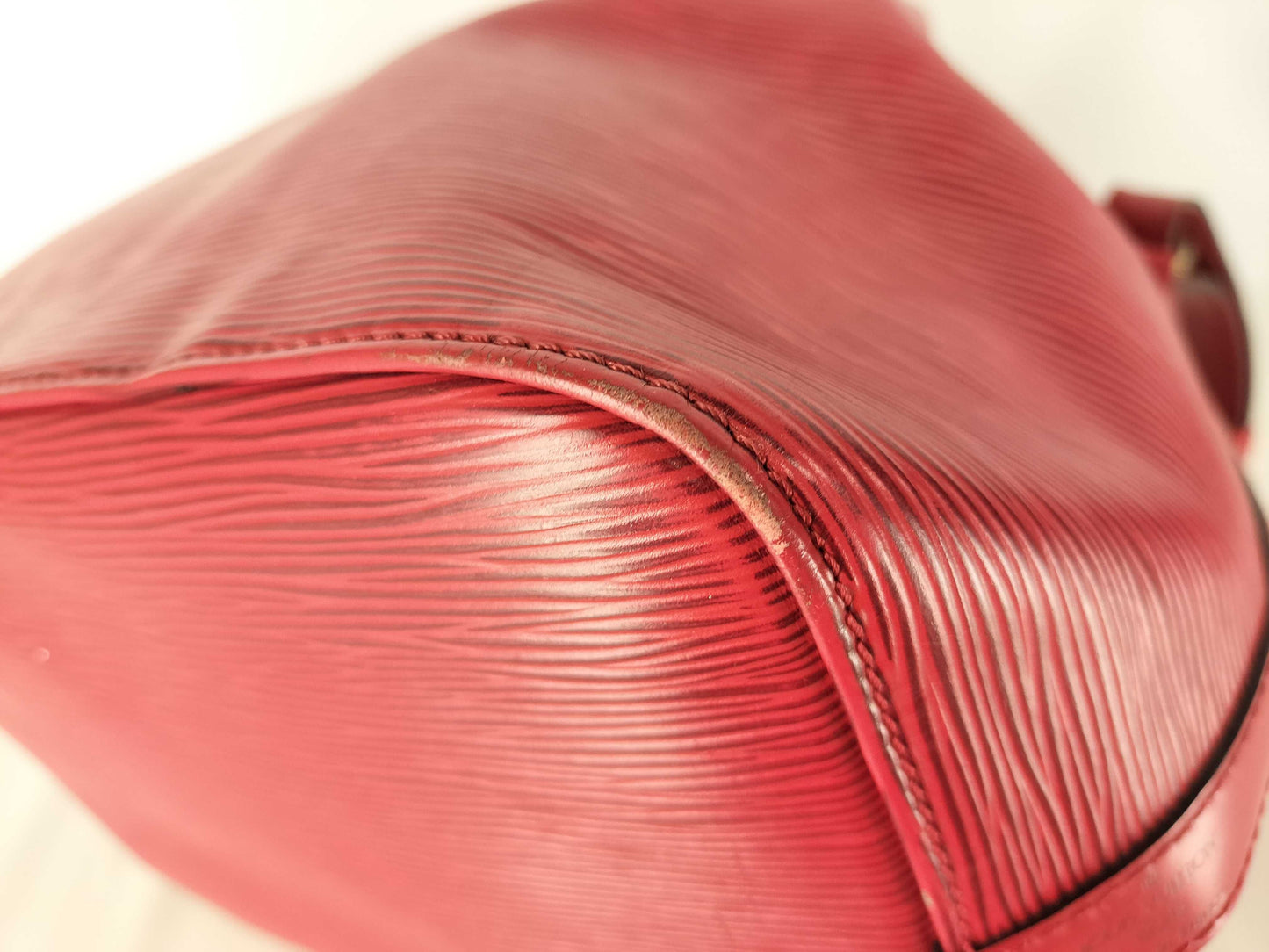 LOUIS VUITTON Epi Leather One-Shoulder Drawstring Shoulder Bag Petit Noe M44107 Epi Leather Castilian Red A20933 Shoulder Bag