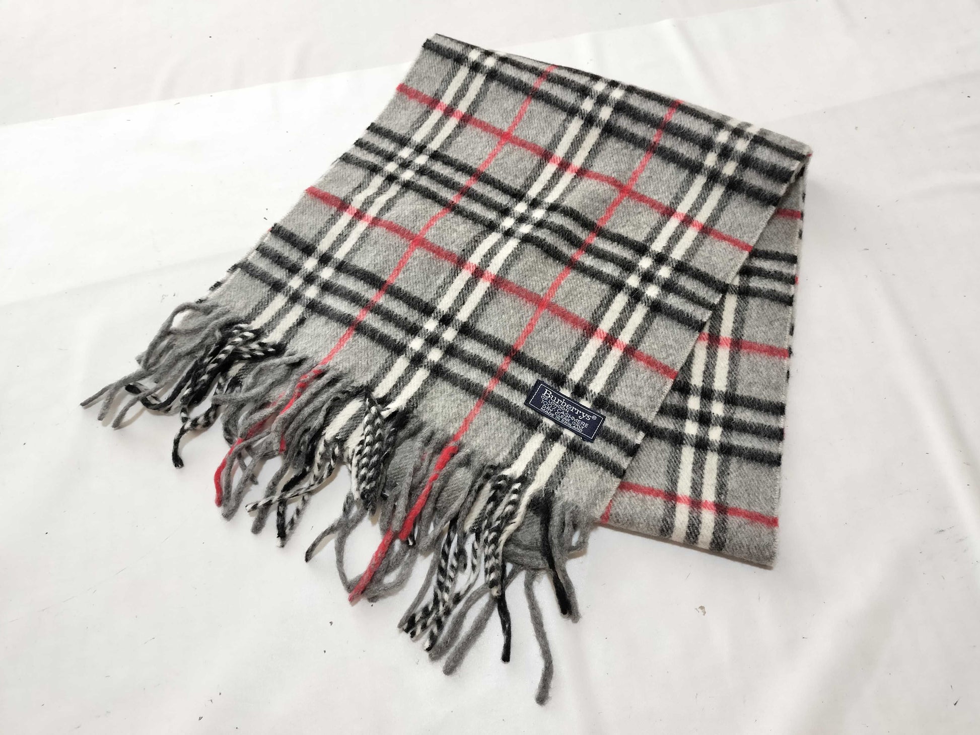 Burberrys Fringe Scarf, Nova Check, Made in England, 100% Cashmere, Gray Scarf