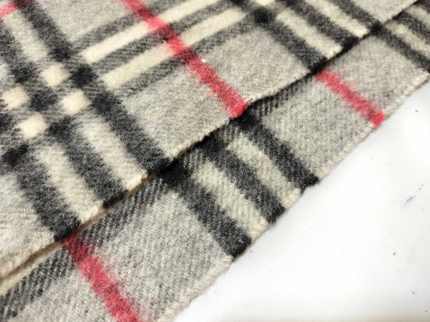 Burberrys Fringe Scarf, Nova Check, Made in England, 100% Cashmere, Gray Scarf