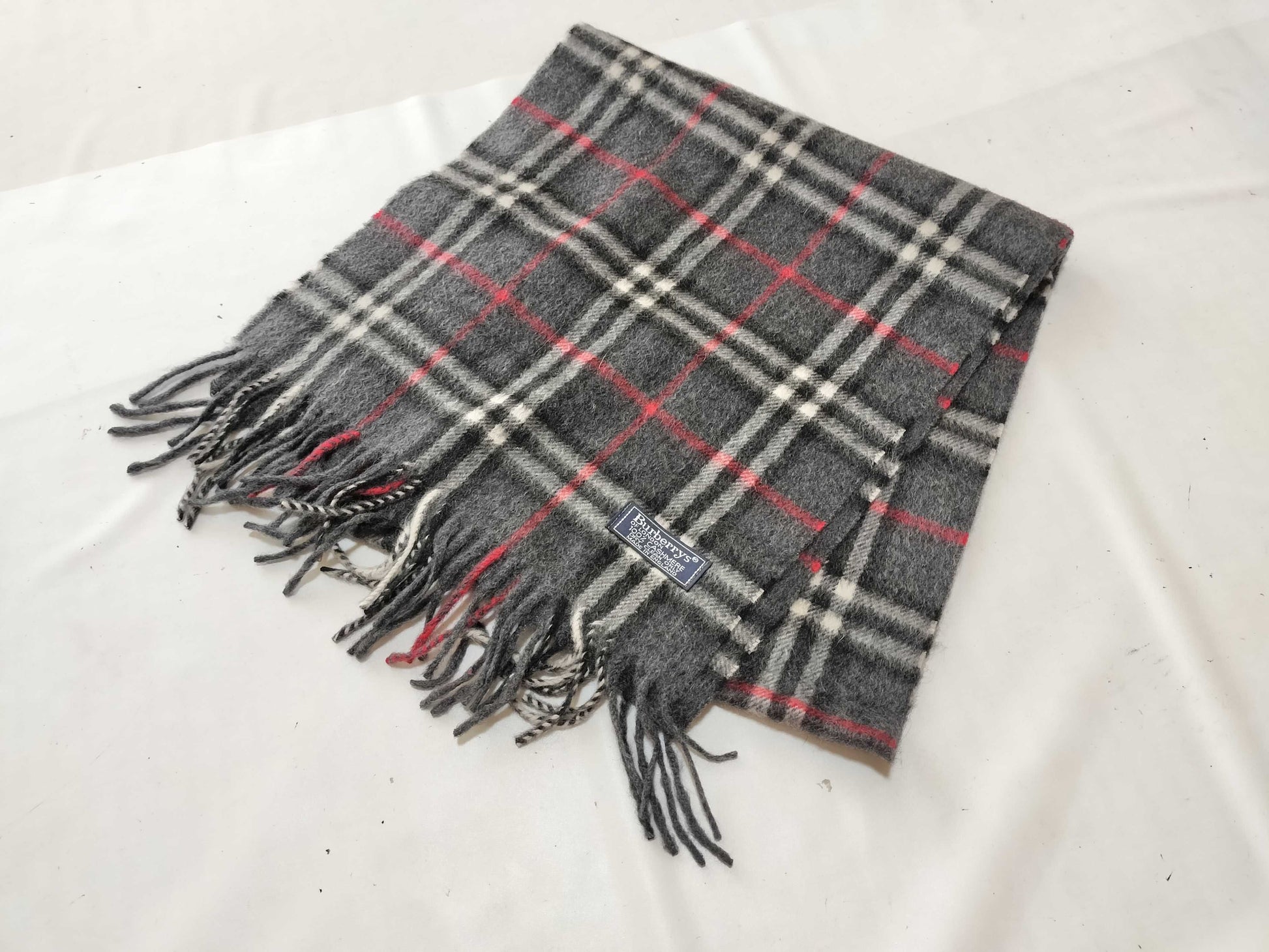 Burberrys Fringe Scarf, Nova Check, Made in England, 100% Cashmere, Dark Gray Scarf