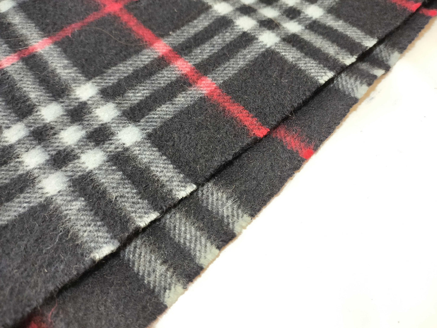 Burberrys Fringe Scarf, Nova Check, Made in England, 100% Cashmere, Navy