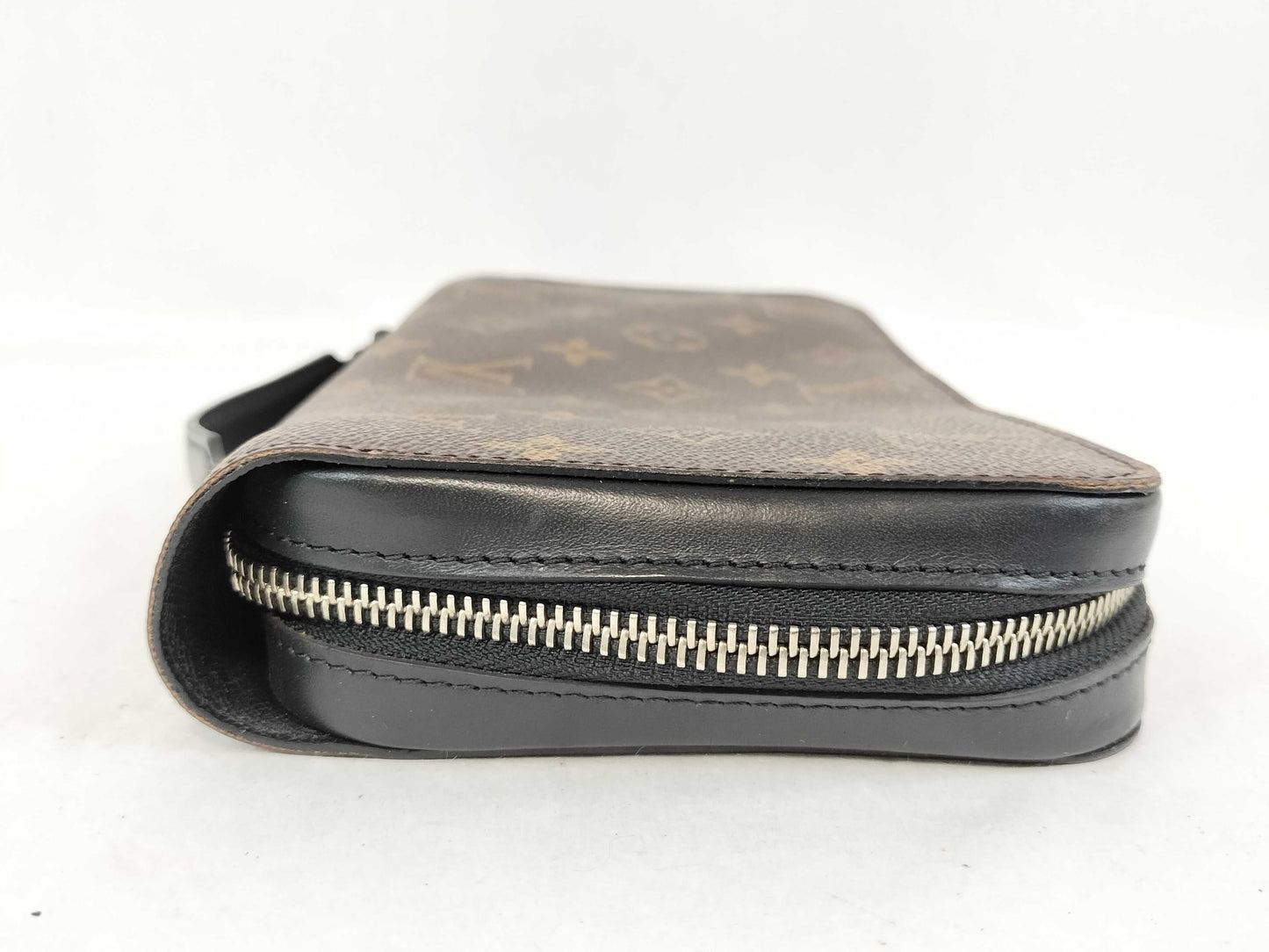 LOUIS VUITTON Monogram Louis Vuitton LOUIS VUITTON M61506 Monogram Macassar Zippy XL Clutch Wallet