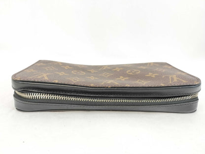 LOUIS VUITTON Monogram Louis Vuitton LOUIS VUITTON M61506 Monogram Macassar Zippy XL Clutch Wallet